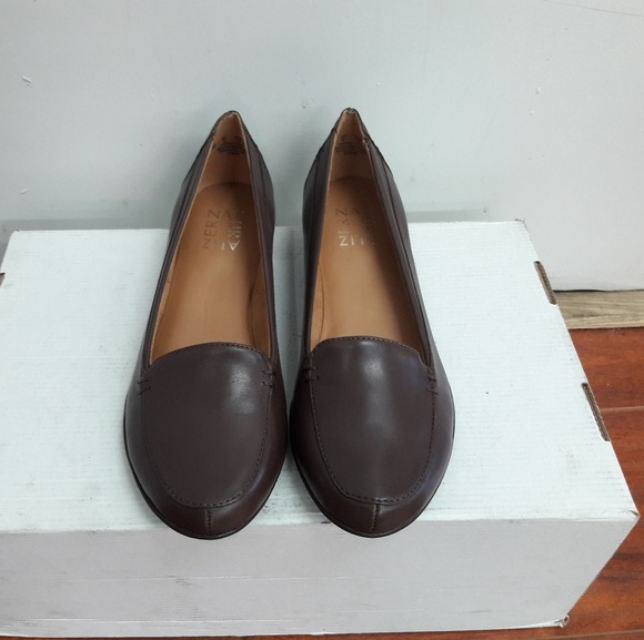 Naturalizer - Picture 2 of 3